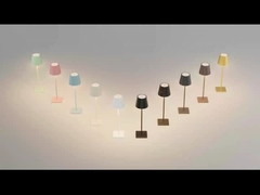 Заряжаемая светодиодная настольная лампа сенсорный сенсорный переключатель стенд клип дизайн с постоянным 5V / 1A выходного напряжения